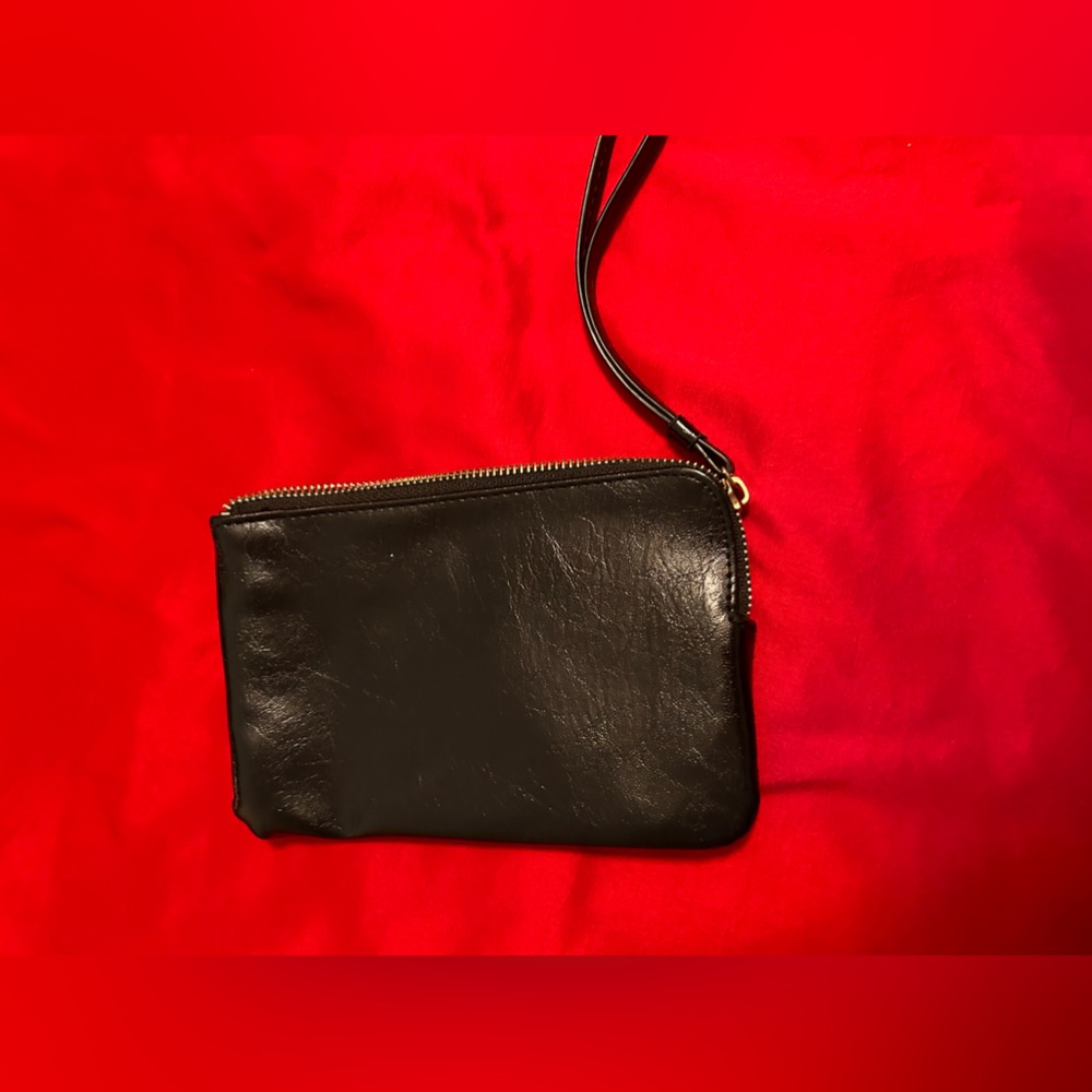 Small wristlet